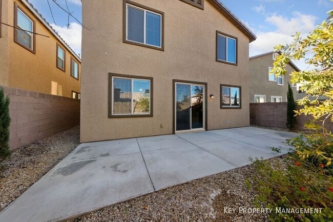 Building Photo - 2324 Mundare-