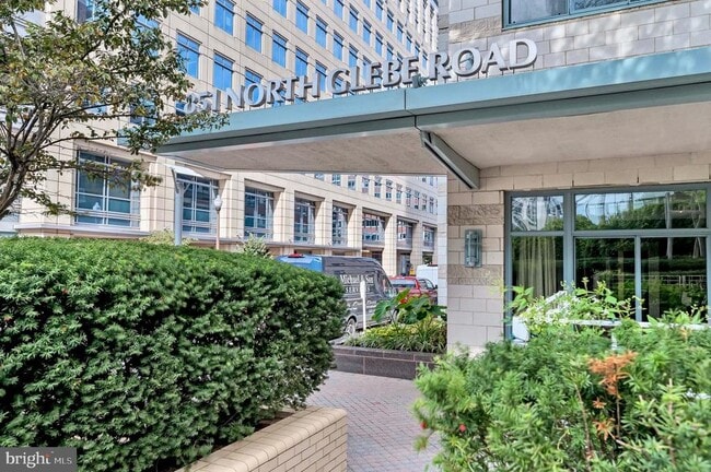 Building Photo - 851 N Glebe Rd