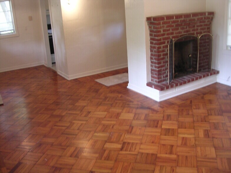 Building Photo - 838 Rosalia Dr