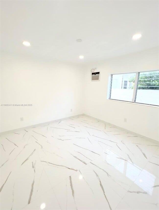 Building Photo - 7300 Byron Ave