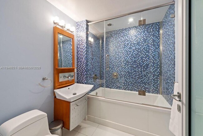 Building Photo - 1040 Biscayne Blvd