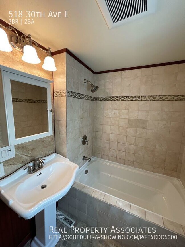 Building Photo - Madison Valley Bungalow