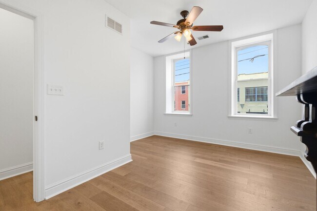 Building Photo - 2306 E Carson St