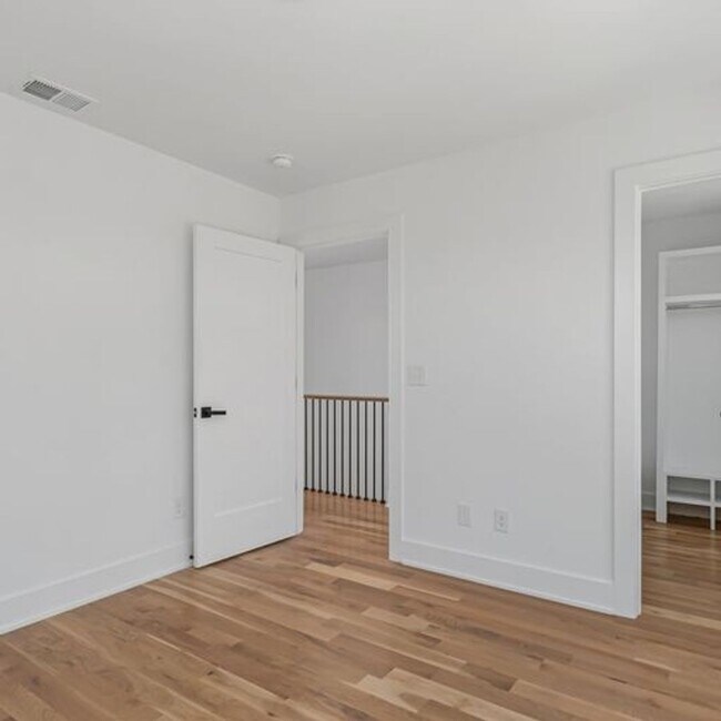 Building Photo - Stunning 4 Bedroom, 3.5 Bath Luxury Home in Nashville