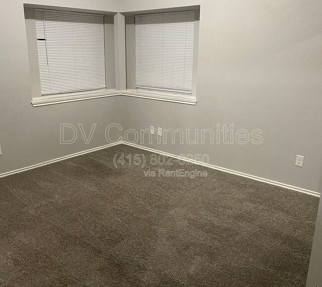Building Photo - 5907 Cinnamon Creek Cir
