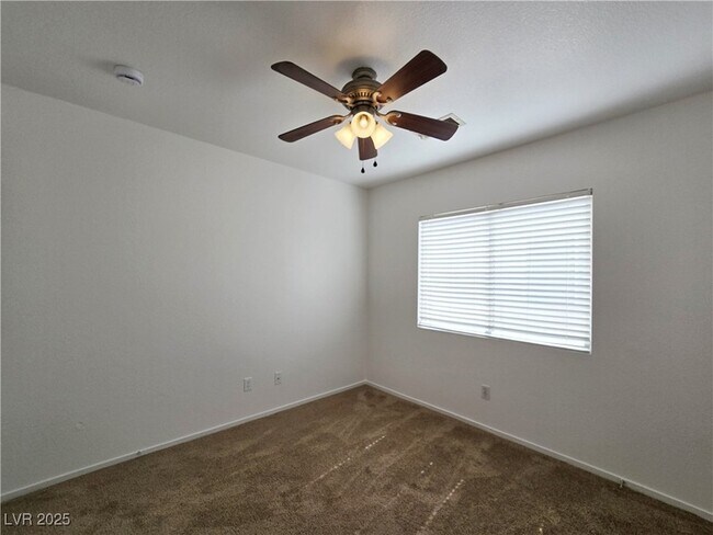 Building Photo - 728 Ribbon Grass Ave