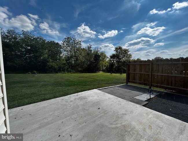 Building Photo - 1239 Salford St