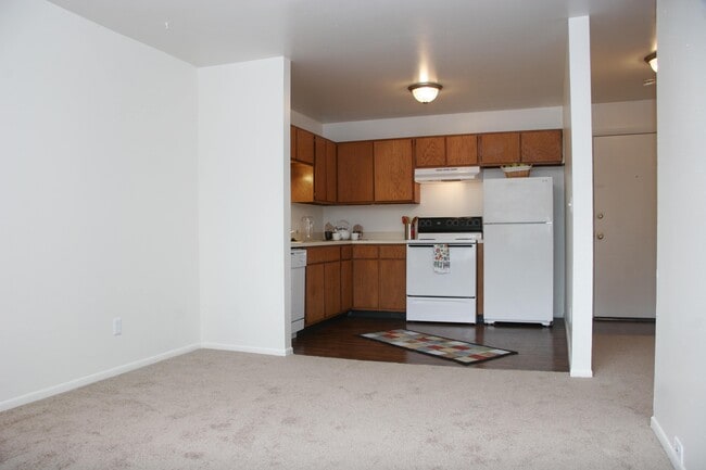 Building Photo - Hyde Park North