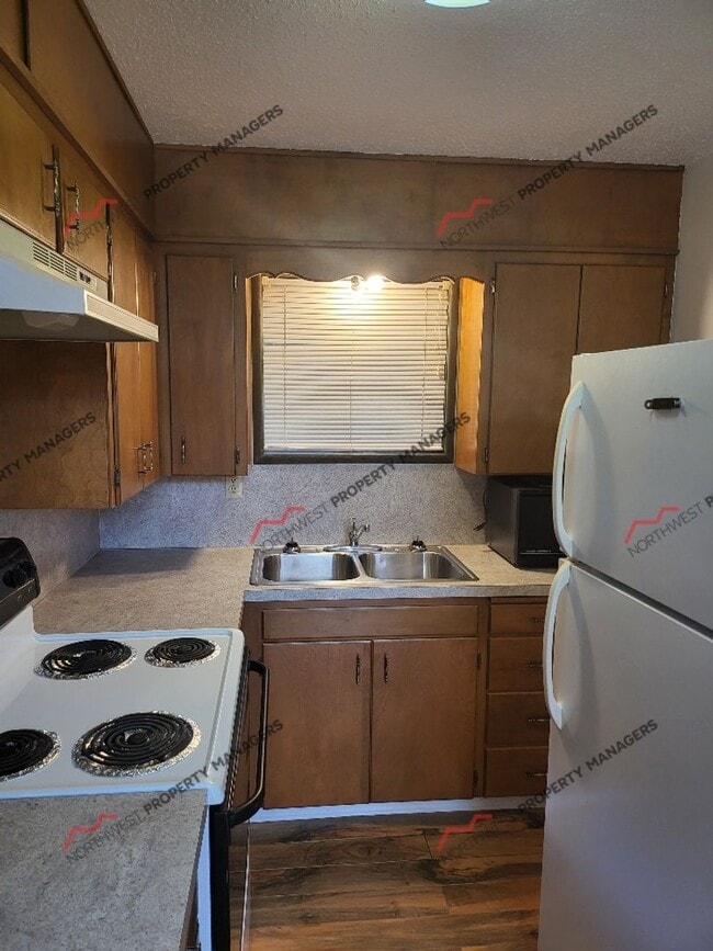 Building Photo - 137 Baker Dr