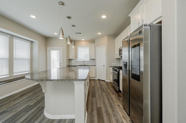 Building Photo - 29884 Dovetail Blf Ln