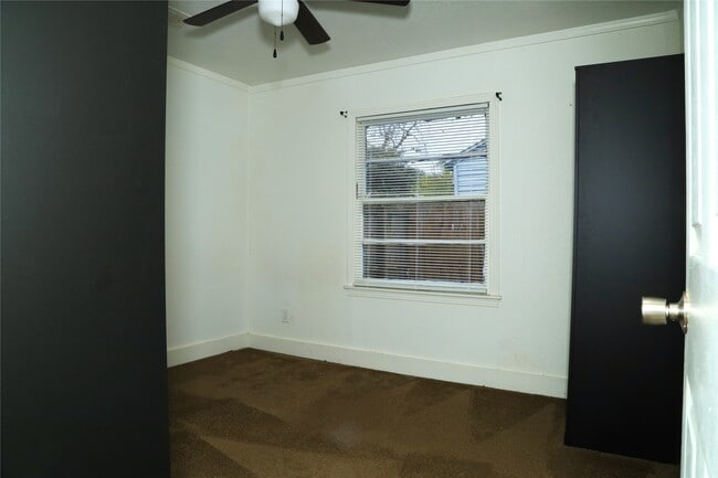 Building Photo - 1129 N Arcola St