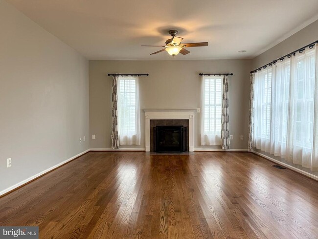 Building Photo - 25558 Dabner Dr