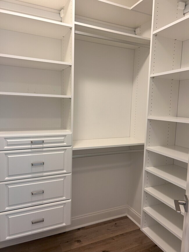 Building Photo - 14 Conifer Ct