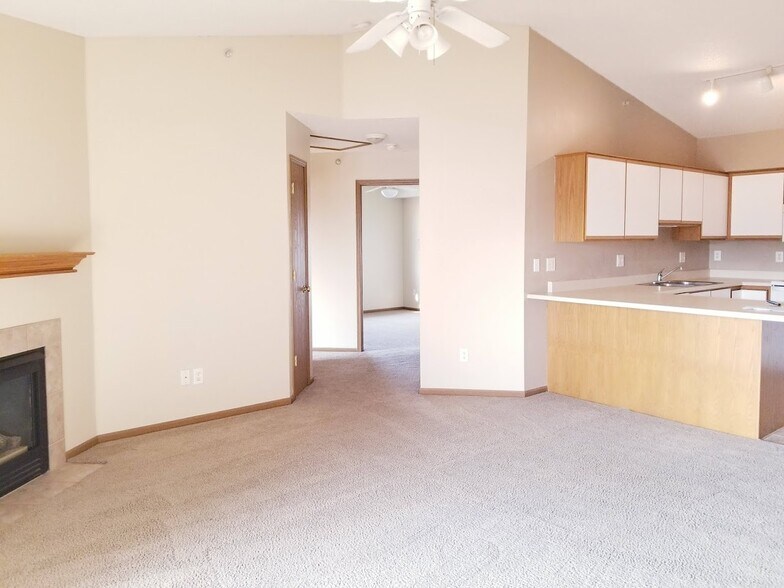 Building Photo - 560 Penn Ct