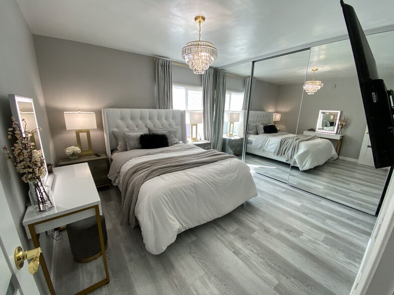 Bedroom 1 - 18350 Hatteras St