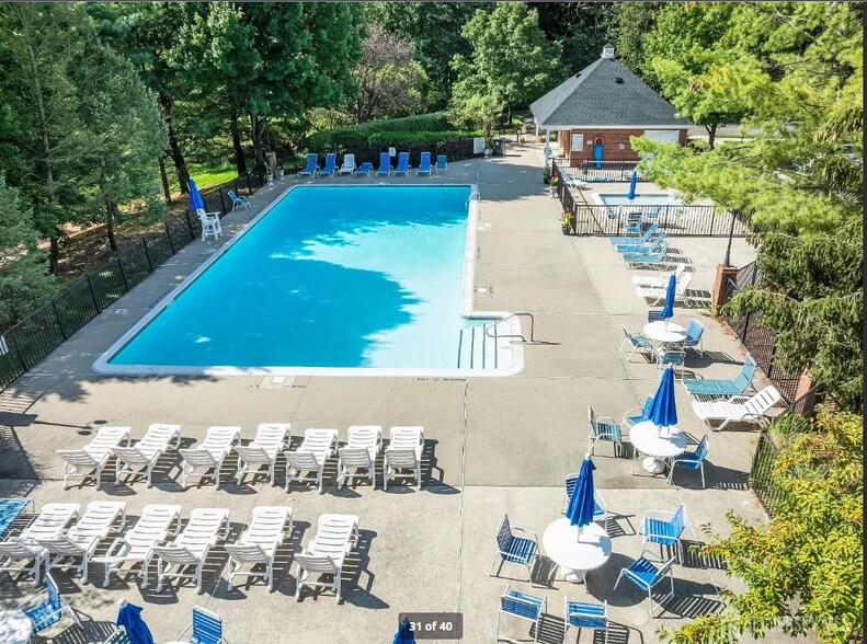 Building Photo - 11 Windsong Cir