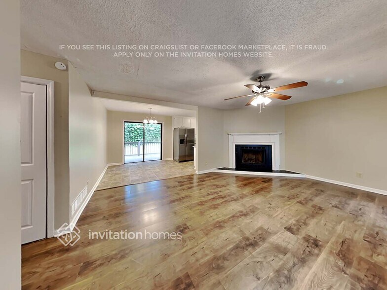 Building Photo - 1650 Lakeview Pl