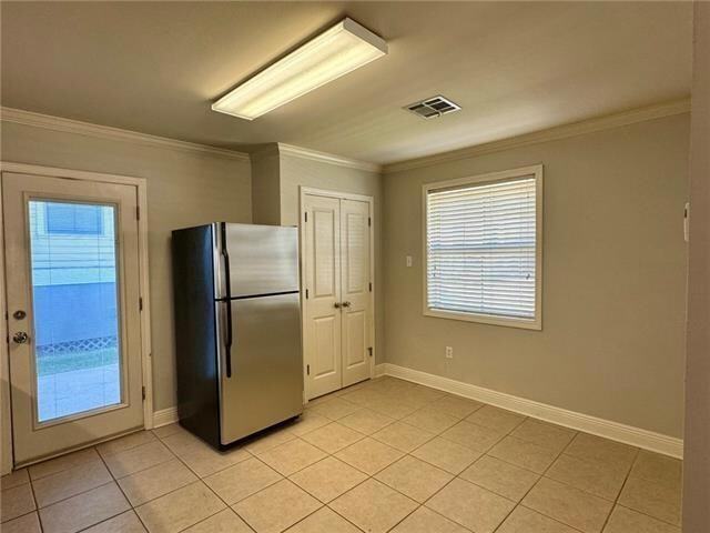 Building Photo - 6569 Center St