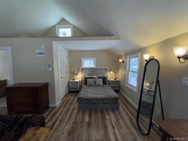 Building Photo - 97 Pine St