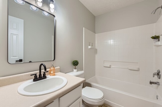 Building Photo - 5855 Monroe Crossing