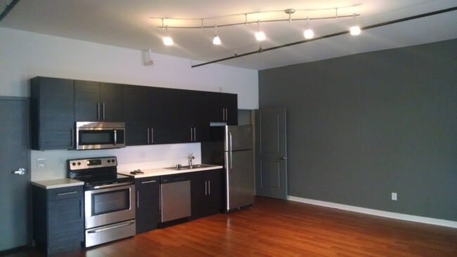 Building Photo - Spacious Apartment in Market Lofts
