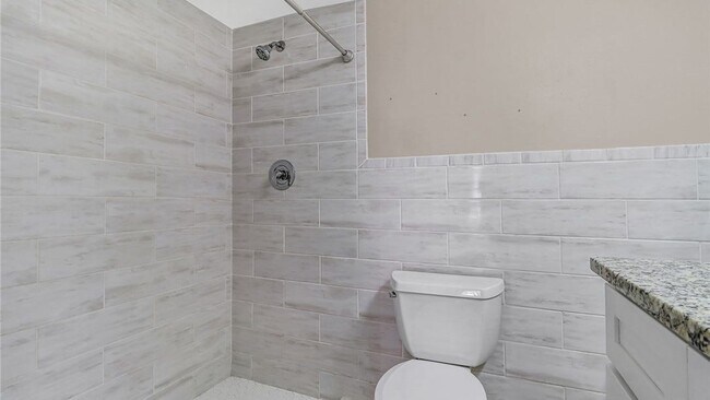 Building Photo - 6310 Royal Woods Dr