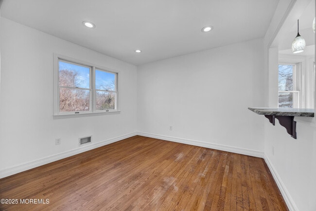 Building Photo - 107 Old Bridge Dr