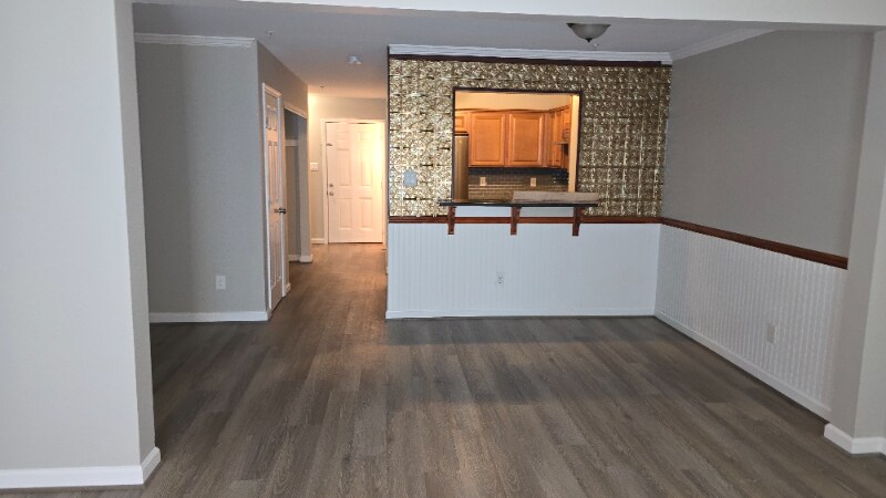Building Photo - 1812 Country Village Blvd