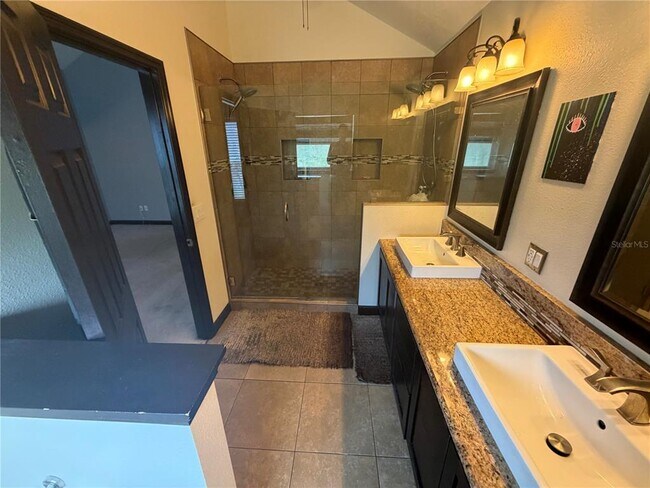 Building Photo - 9828 Bubbling Brook Ct