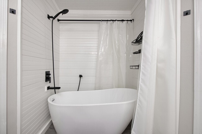 Building Photo - 4268 Lancaster Dr