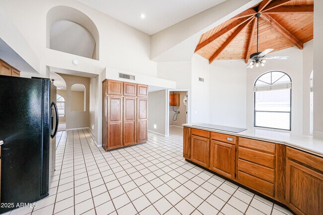 Building Photo - 15704 Cholla Dr