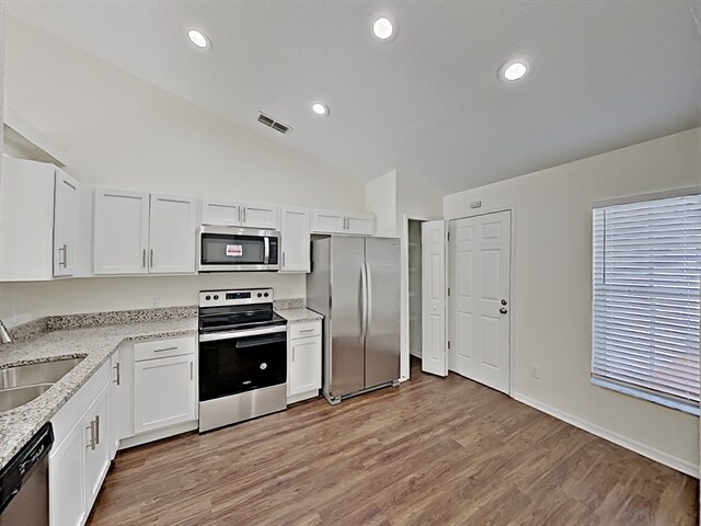 Building Photo - 2033 Fish Eagle St