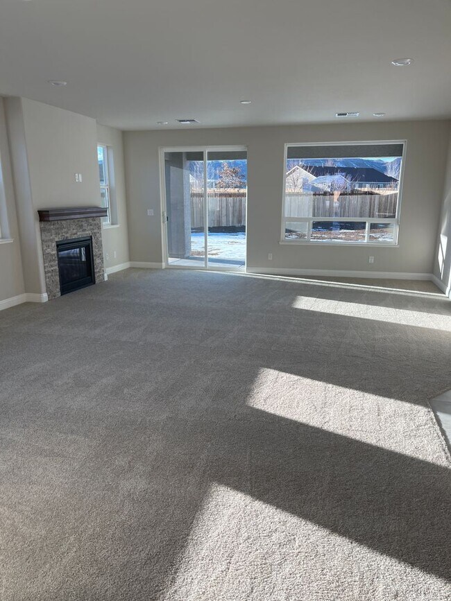 Building Photo - Newer home  in Spanish Springs