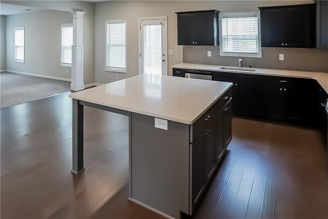 Building Photo - 1150 Red Bud Cir