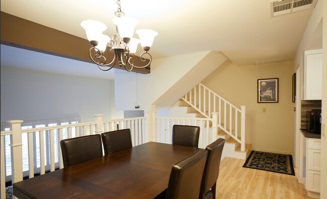 Building Photo - Amazing Spacious 2 Bedroom Condo in the He...