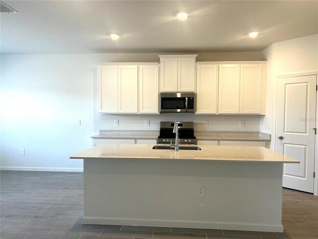 Building Photo - 6637 SW 89th Loop