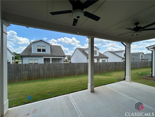 Building Photo - 305 Ridge Pointe Drive