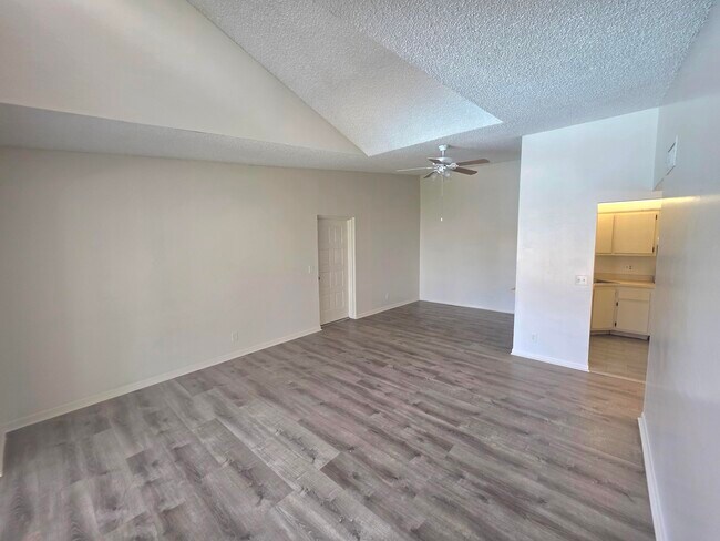 Building Photo - 202 Foxtail Dr