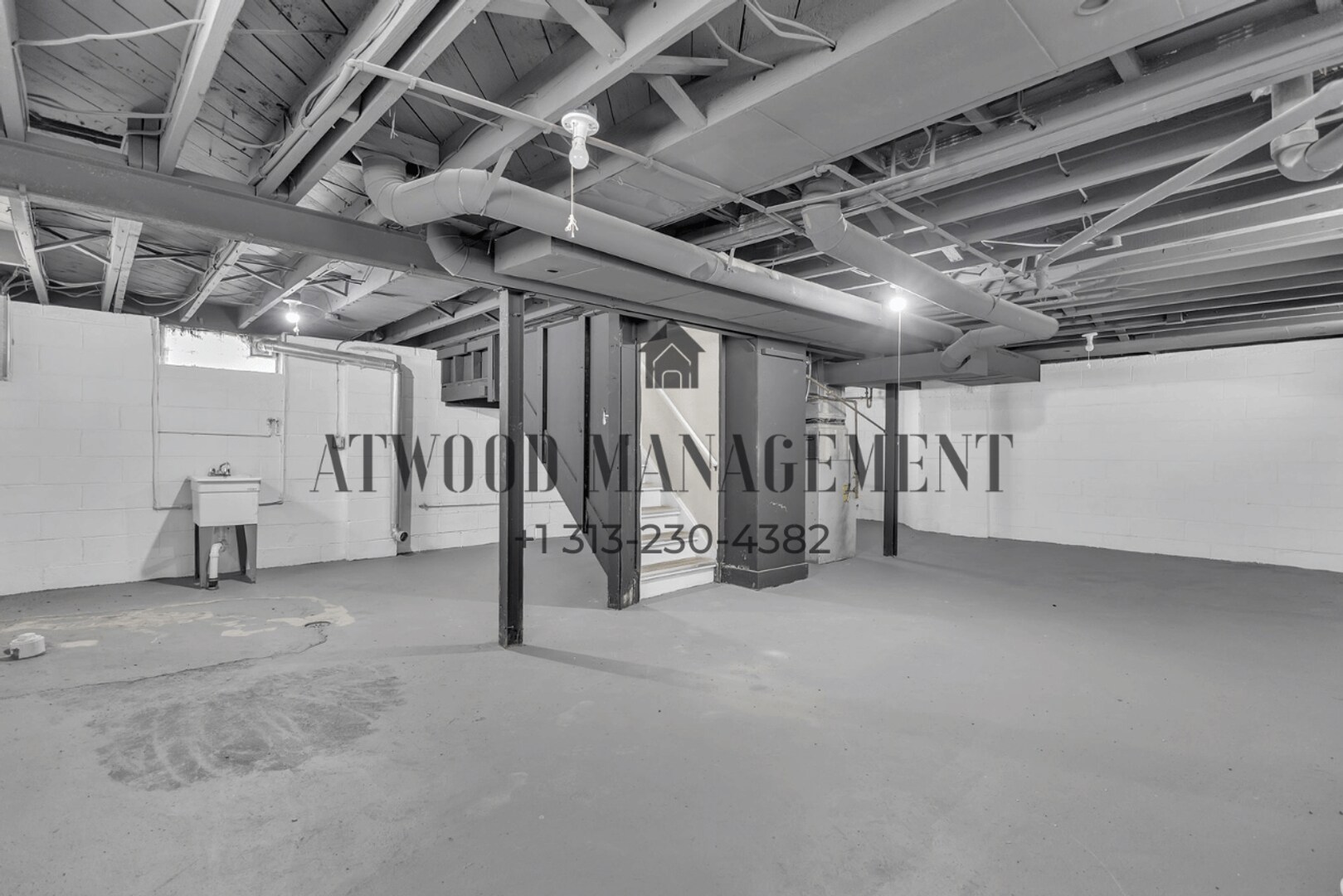 Building Photo - This beautifully updated 3-bedroom, 1-bath single-family home is ready for move-in!