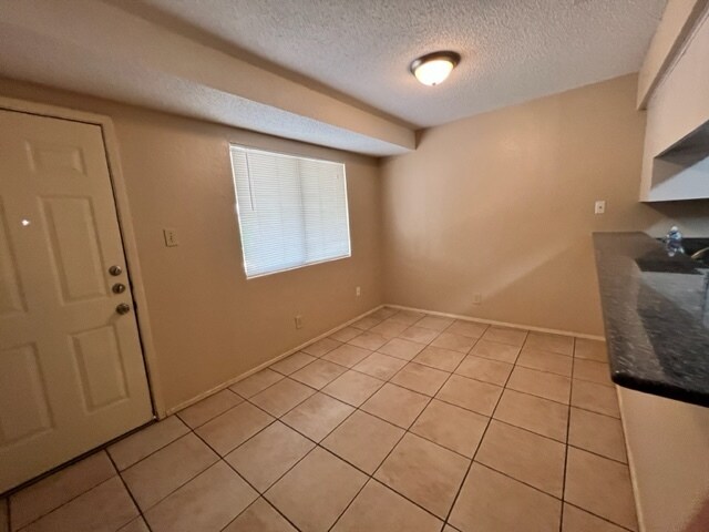 Building Photo - 320 Highland Estates Dr