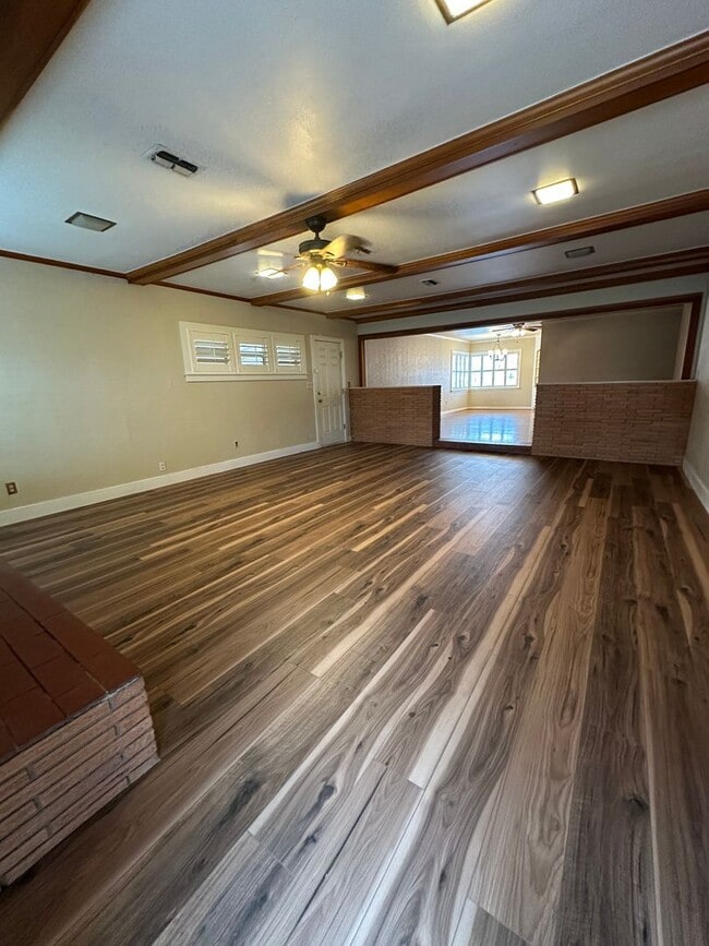 Building Photo - Spacious 3/2 in Tech Terrace w/ option to ...