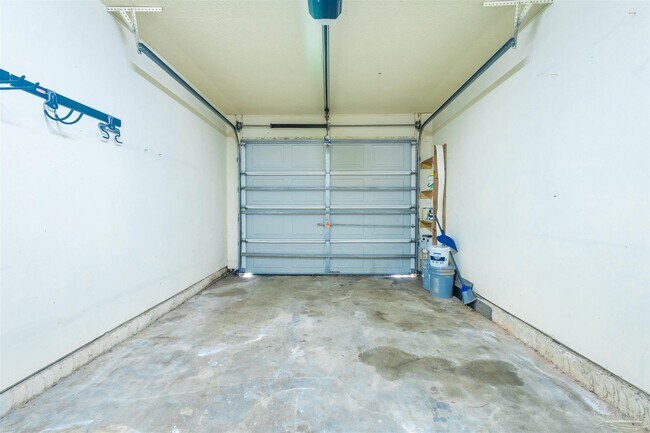 Building Photo - 1711 Bennetts End