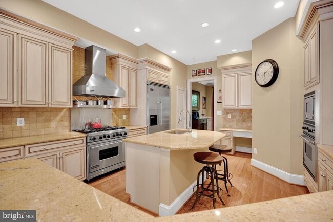 Building Photo - 714 Bracey Ln