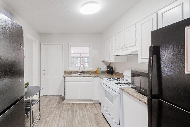 Building Photo - Morrow Home, a 3 mins drive to transit stop Mt Zion Blvd & E Meyer Dr