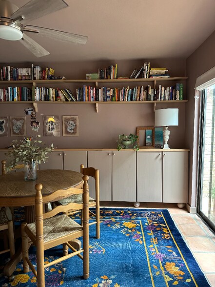 Building Photo - 606 W Lynn St