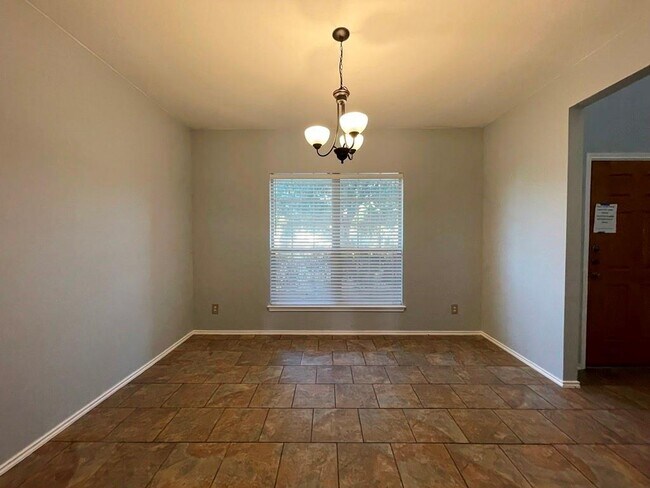 Building Photo - 9432 Castle Pines Dr