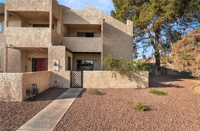 Building Photo - 3929 S Torrey Pines Dr