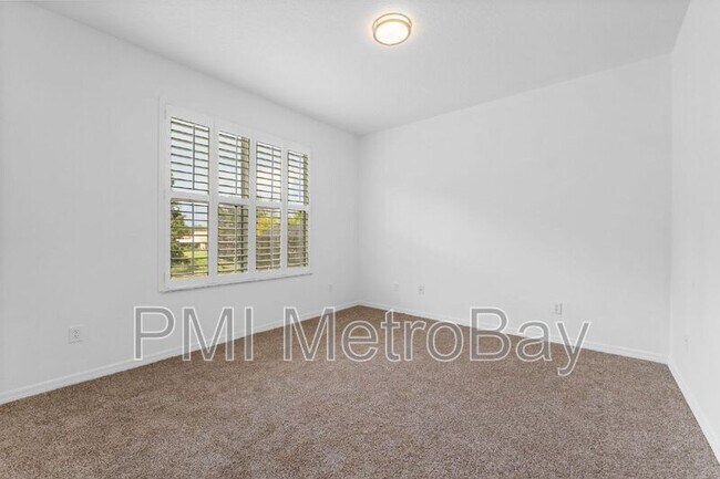 Building Photo - 10886 Cory Lake Dr