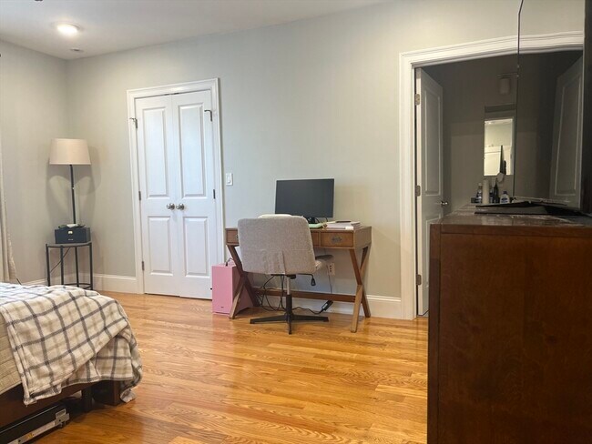 Building Photo - 45 Spring St