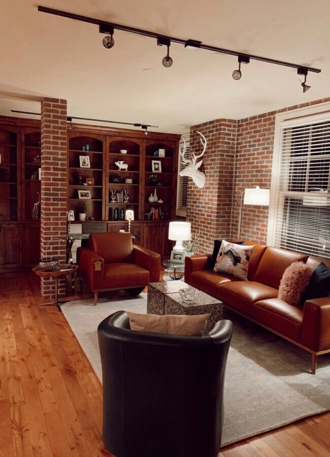 Building Photo - 29 S State St